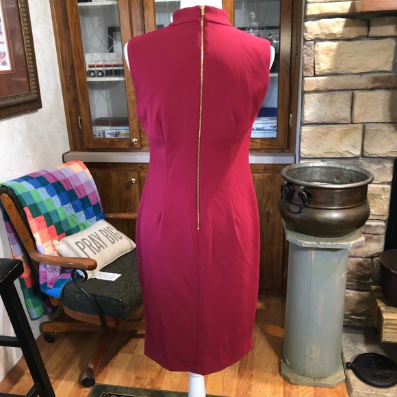 CALVIN KLEIN SIZE 8 MAROON SLEEVELESS BODY CON DRESS WITH CUT OUT CHEST HIGH NEC - Picture 3 of 3